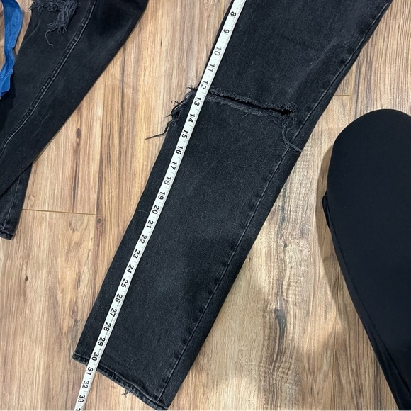 Abercrombie & Fitch Ultra High Rise 90s Straight Jean - Picture 5 of 8